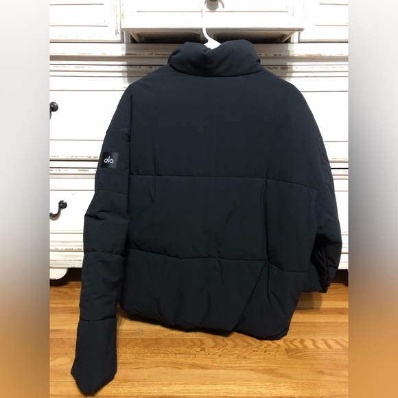 Alo Stretch woven street puffer jacket - Picture 7 of 11